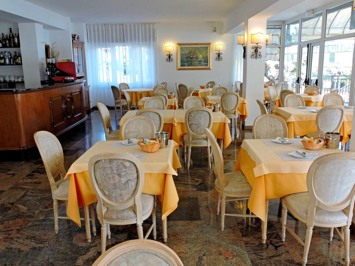 לזה Hotel Capri מראה חיצוני תמונה